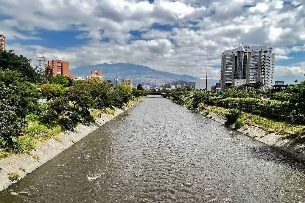 Apartaestudio Cerca De Provenza Y Laureles Medellin Apartment